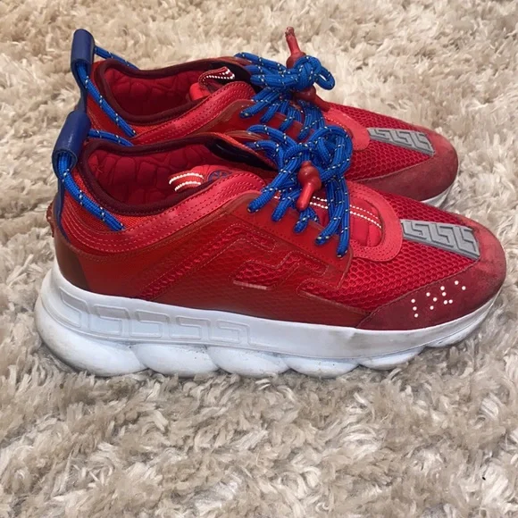 Versace chain reactions